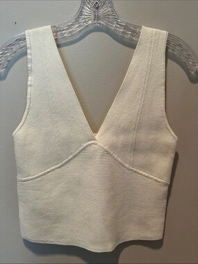 Banana Republic Cream Ribbed V-Neck Crop Top